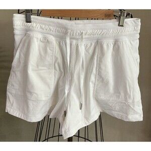 Lululemon Women's Dance Studio High-Rise Shorts 3.5" White Sz. 10 EUC
